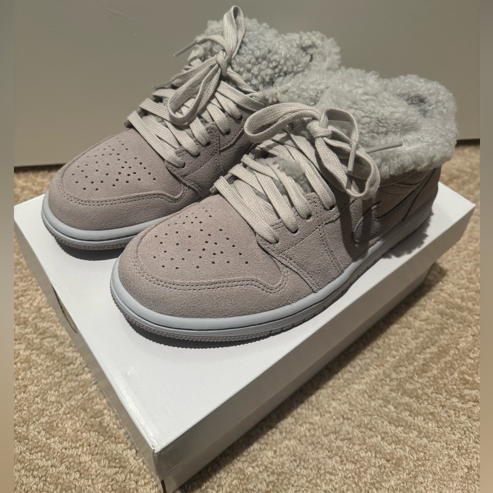 Authentic Preowned women’s air Jordan 1 low SE Grey faux fur